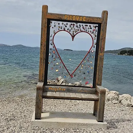 Luxury Batis * Pirovac